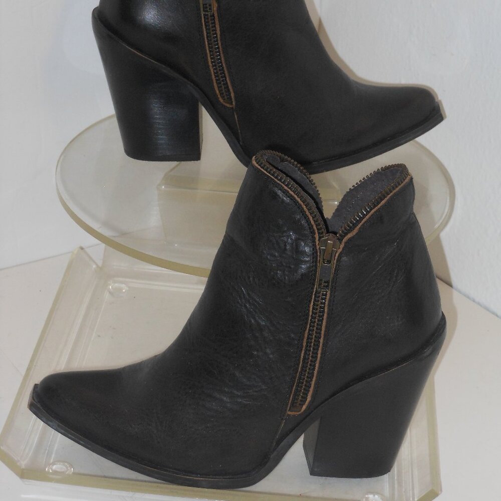 JEFFREY CAMPBELL BROWN POINTED TOE LEATHER ANKLE BOOTS SIZE (37) OR US SIZE 6.5 - Picture 2 of 9
